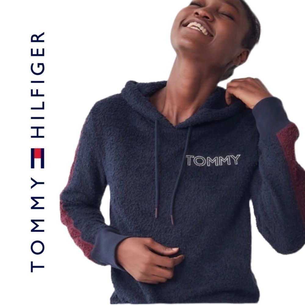 Tommy Hilfiger Women’s Fuzzy Logo Hoodie -‎ Size XL